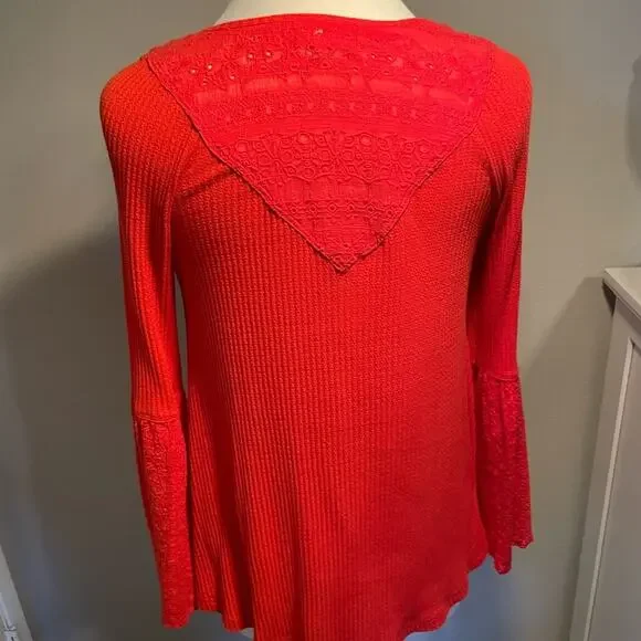Free People Partisan Boho Red Ribbed Bell Sleeve Embroidered Blouse - XS - Picture 3 of 9